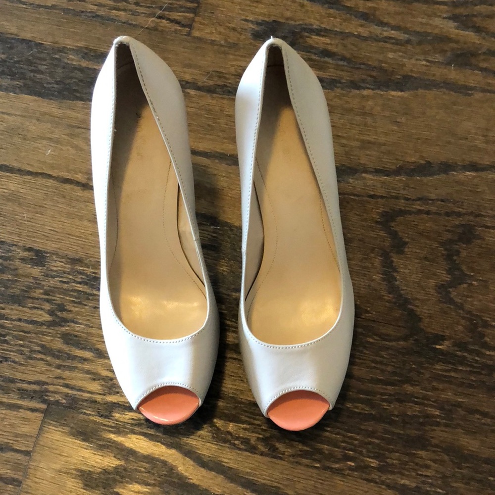 Pumps - Picture 2 of 3